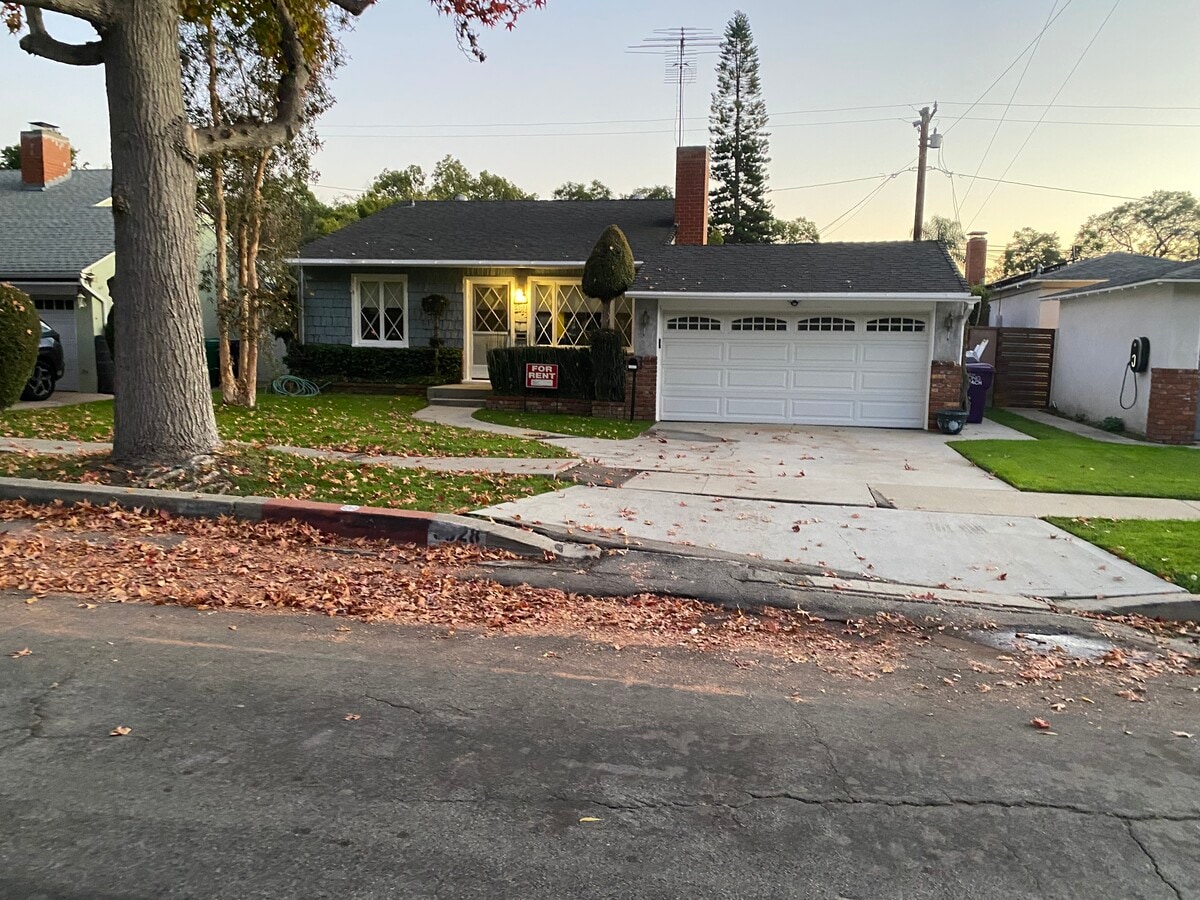 Photo - 5828 E Parkcrest St