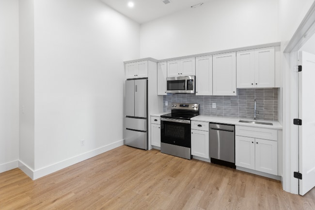 Photo - 101 Richmond St Unit 211