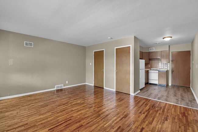 Photo - St. Louis Hills Studio Unidad 4421A