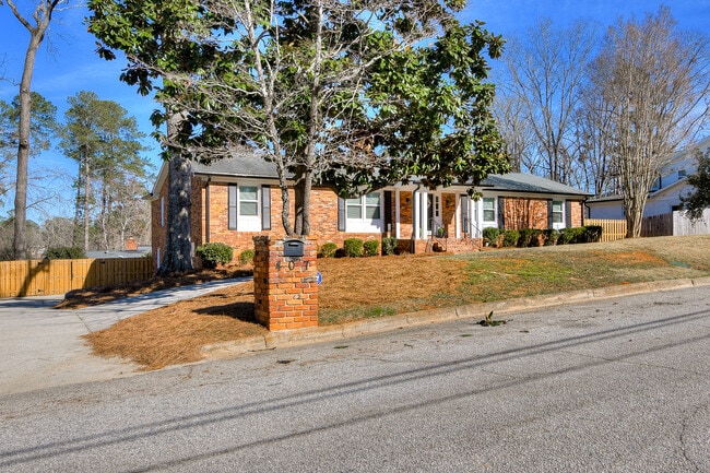 Photo - 407 Sheffield Cir