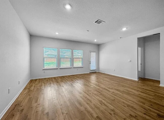 Photo - 1941 Crowned Eagle Pass