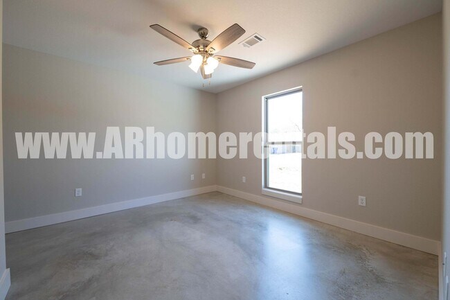 Photo - 29 John Ross Dr