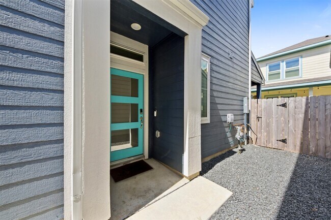 Photo - 635 Salt Marsh Trl