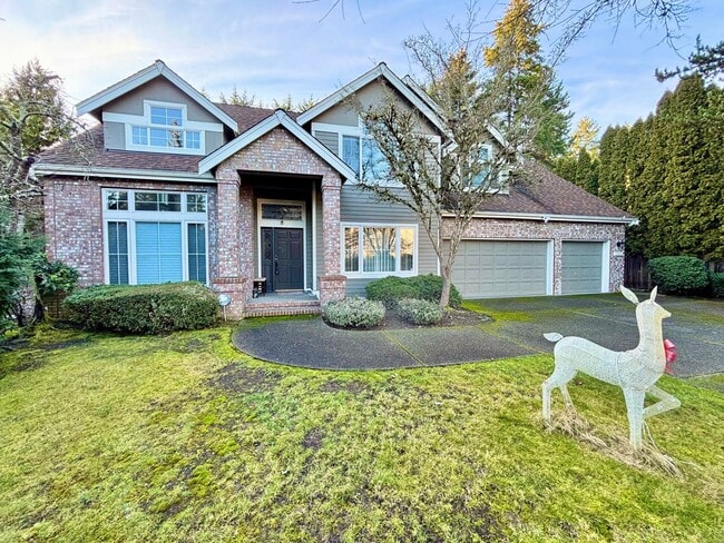 Building Photo - Luxurious 4BR Bellevue Oasis For Rent