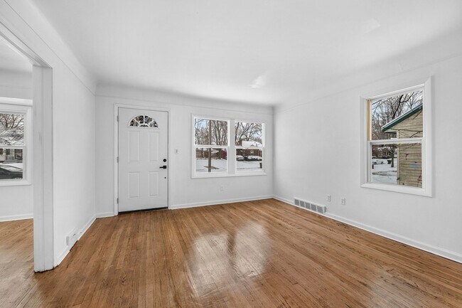 Photo - 18525 Westmoreland Rd