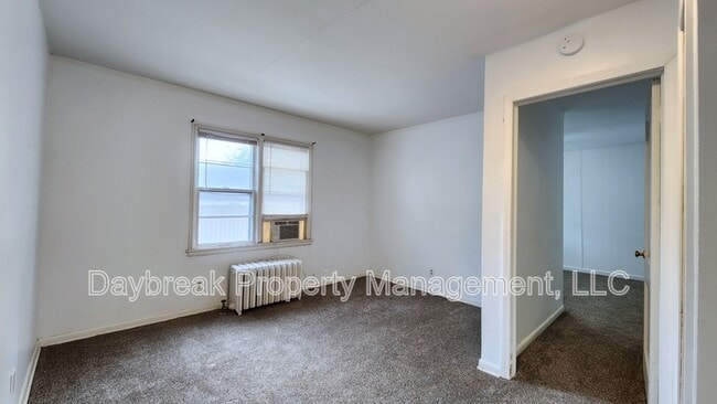 Photo - 1209-11 1/2 11 1/2 St N