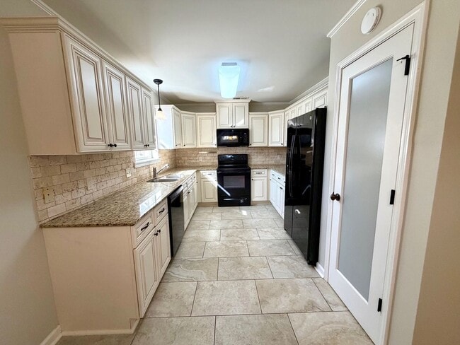 Photo - 18277 Autumn View Dr