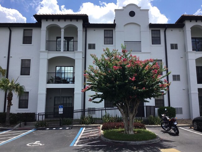 RESORT-STYLE 2 BEDROOM 2 BATHROOM CONDO - RESORT-STYLE 2 BEDROOM 2 BATHROOM CONDO Unit 3232