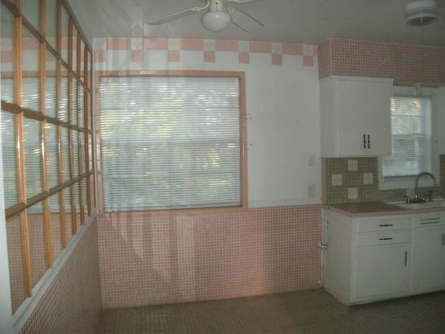 Photo - Pet friendly 2 bedroom cottage in Daytona Beach