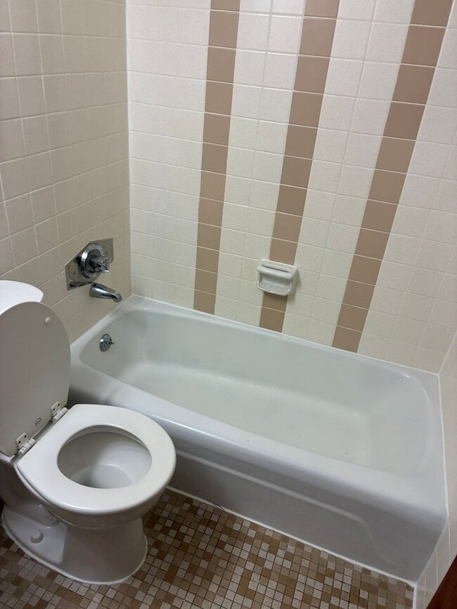 Photo - Nicely located 1 bed with heat and water i...
