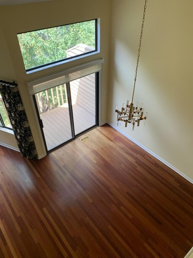 Photo - 946 N Shoreline Rd