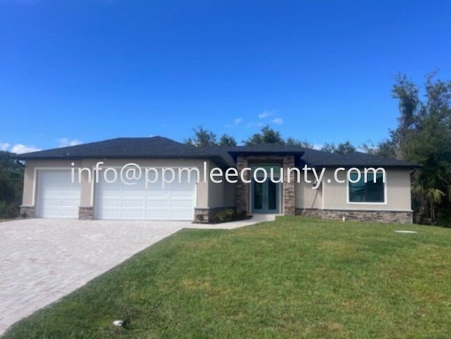 Building Photo - Brand new 4 bedroom 2 bath 3 car garage po...