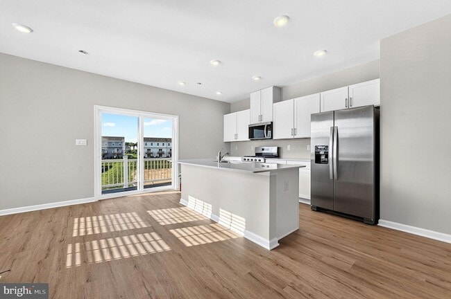 157 Essex Dr