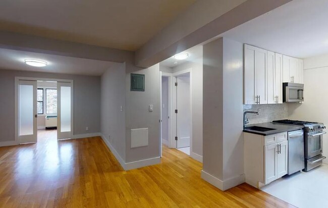 Photo - 324 E 54th St Apartment Unit 9B