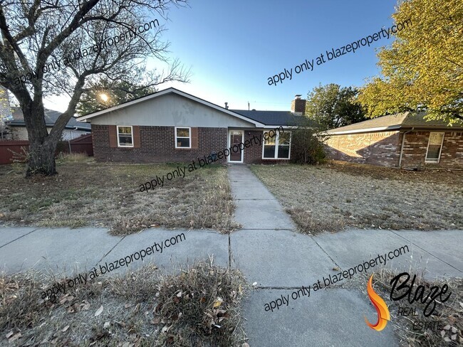 Building Photo - Your Thanksgiving Gift: A Cozy 3-Bedroom Home