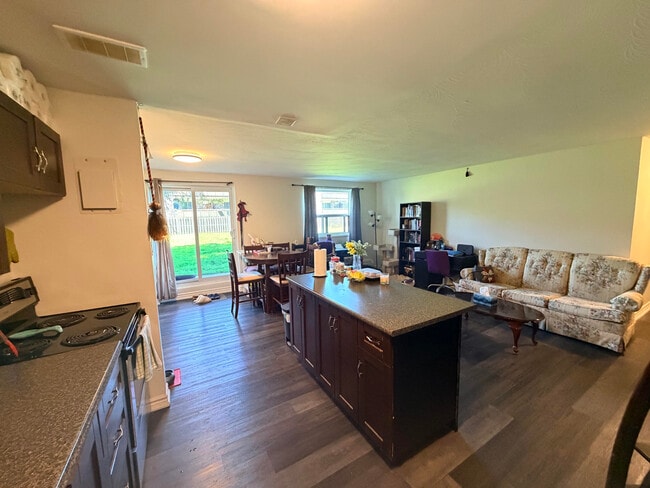 Photo - 20 Bradmon Dr Unit 112
