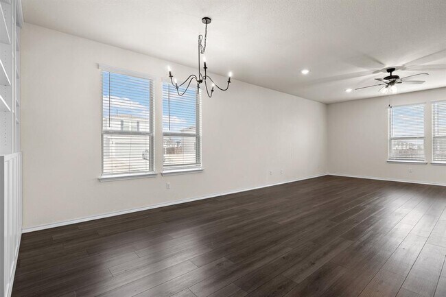 Photo - 616 Hugenot Wy