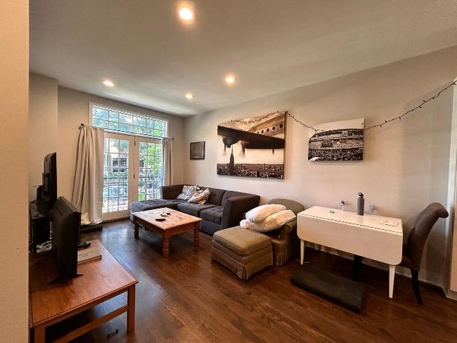 Photo - 2639 N Wayne Ave Unit 1