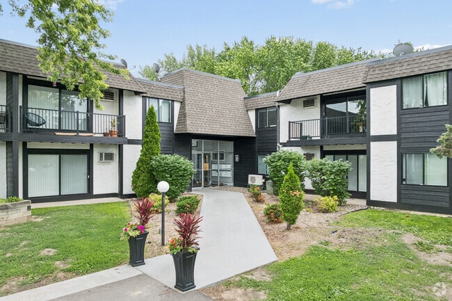 Building Photo - Dockside Apartments & Boat Slips - Lake Minnetonka