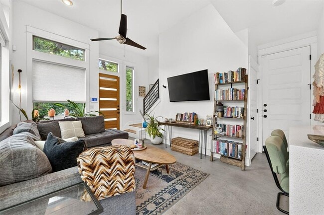 Photo - 2601 Willow St