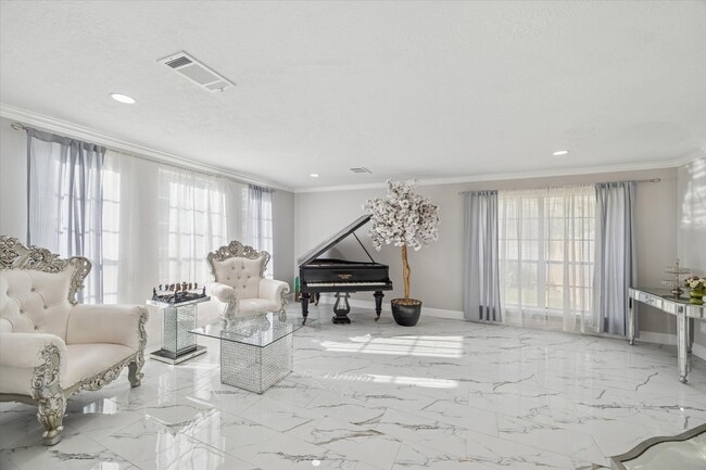 Photo - 11306 Avon Pl