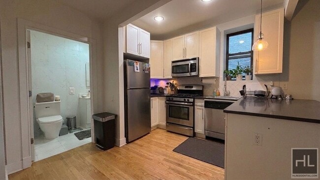 Photo - 305 W 150th St Unidad 603