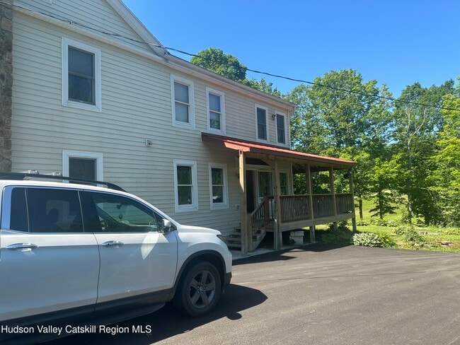 Building Photo - 877 County Rd 17
