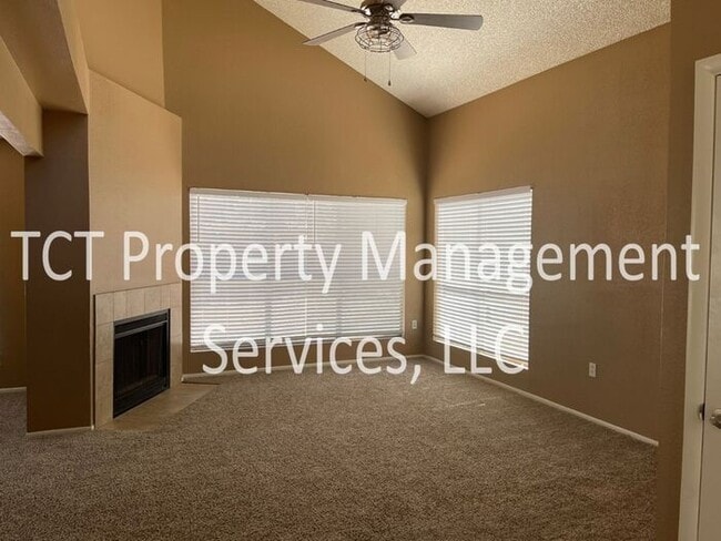 Photo - Spacious 3 Bedroom on Cul-de-Sac!