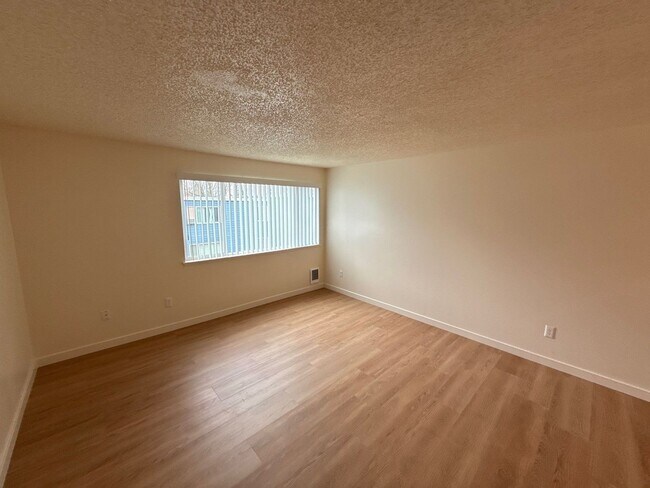 Photo - 271 Senate St NW