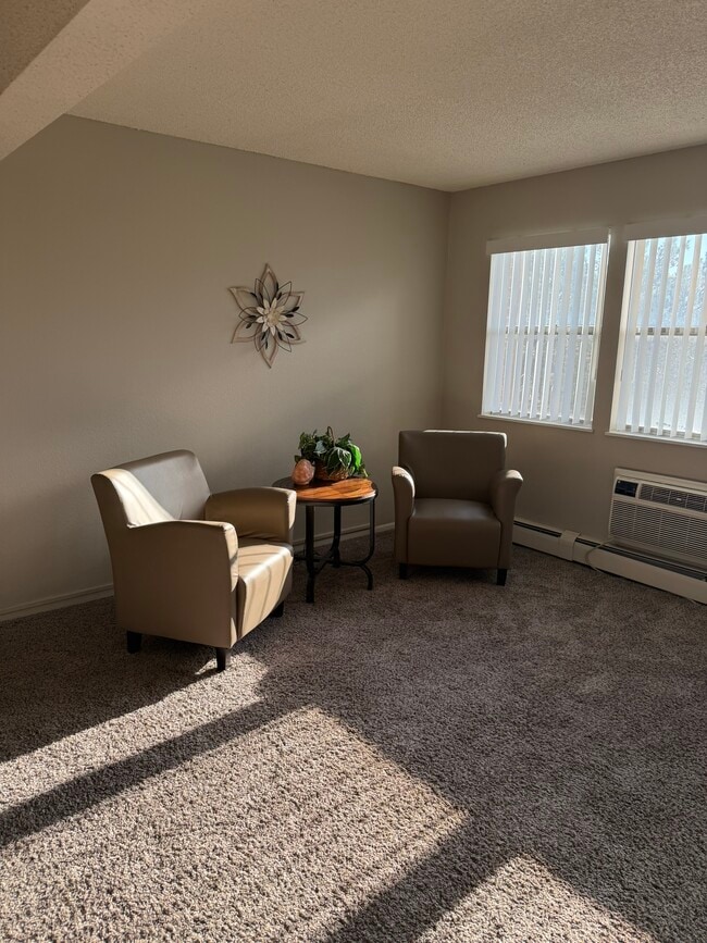 Building Photo - Spring Creek