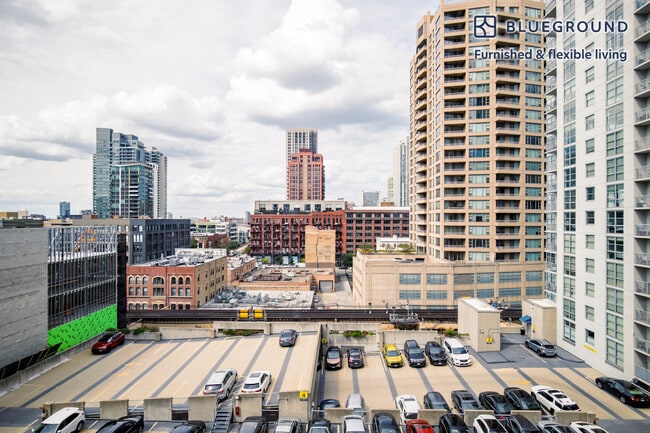 Photo - 165 N Desplaines St Unidad FL9-ID1275