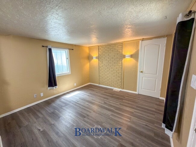 Photo - 155 W State St