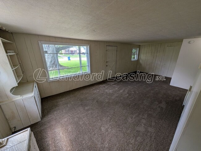 Photo - Quaint 3 Bedroom Home with Garage.