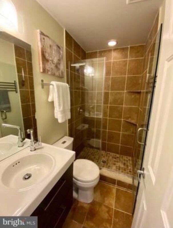 Photo - 518 Hobart Pl NW Unit 1
