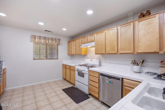 Photo - 43433 59th St W