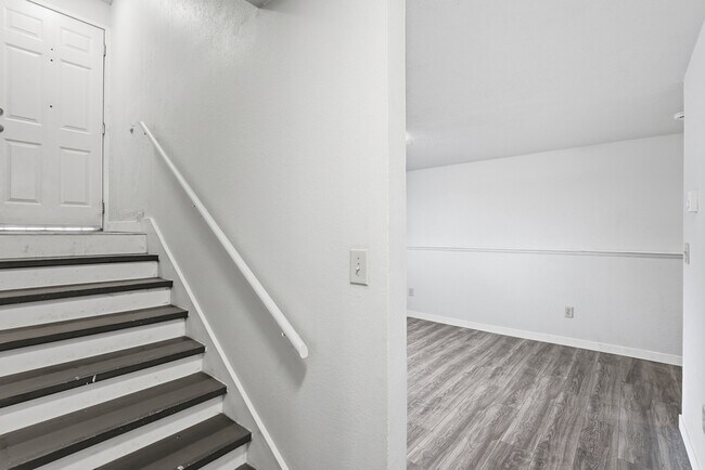 Photo - 2024 E Pacific Ave