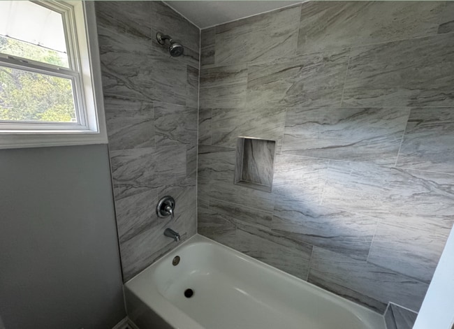 Photo - Single Family Home 4 beds 1 bath Available...