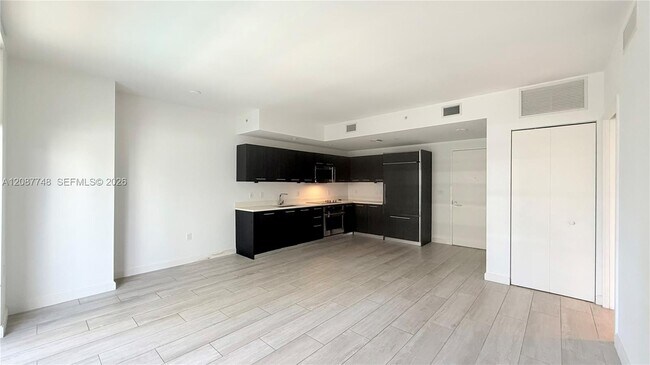 55 SW 9th St Unidad 1402