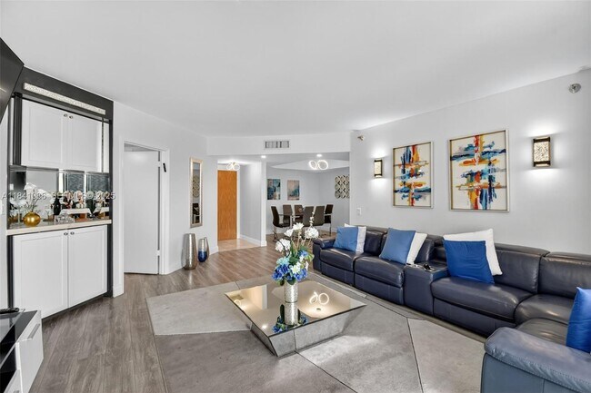 Photo - 3640 Yacht Club Dr Unit 410