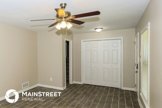 Photo - 160 Allenwood Rd