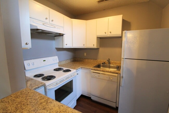 Photo - 1337 Bradley Dr