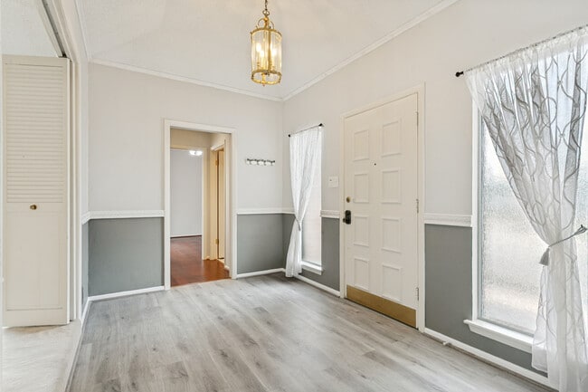 Photo - 6223 Meadow Grv