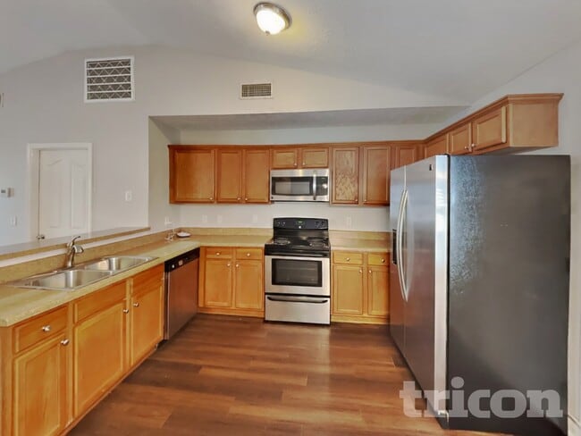 Photo - 1535 Ballater Dr