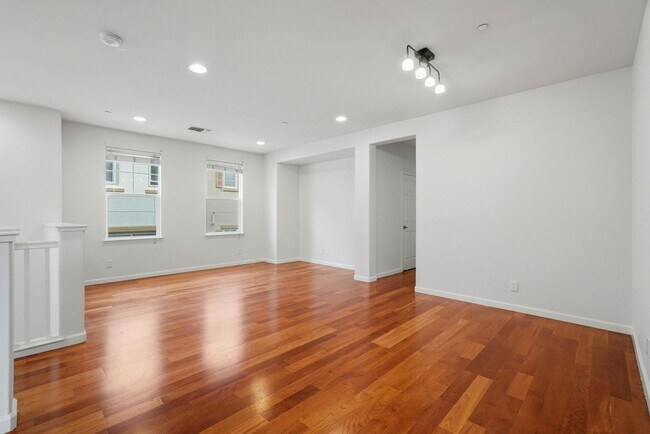 Photo - Spacious 2BR/2BA End-Unit Condo for rent in Warm Springs – Montebello Community