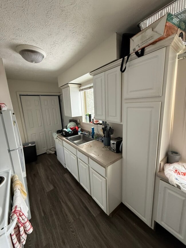 Photo - 805 Hicks Dr