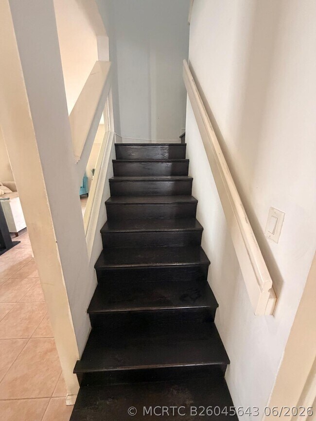 Photo - 1226 Avondale Ln