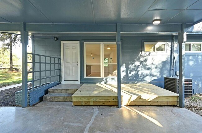 Photo - 4611 Goliad Ln