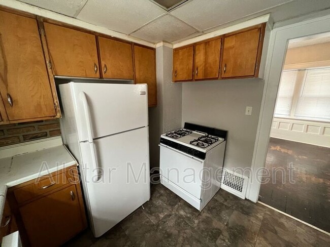 Photo - 284 Gordon Dr