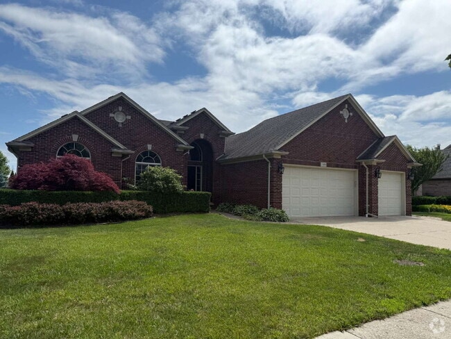 Building Photo - 21494 Pine Cone Dr Rental