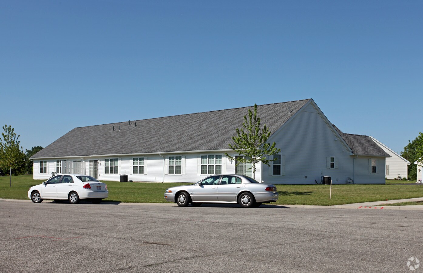 Garden Lake Apartments - Garden Lake Apartments